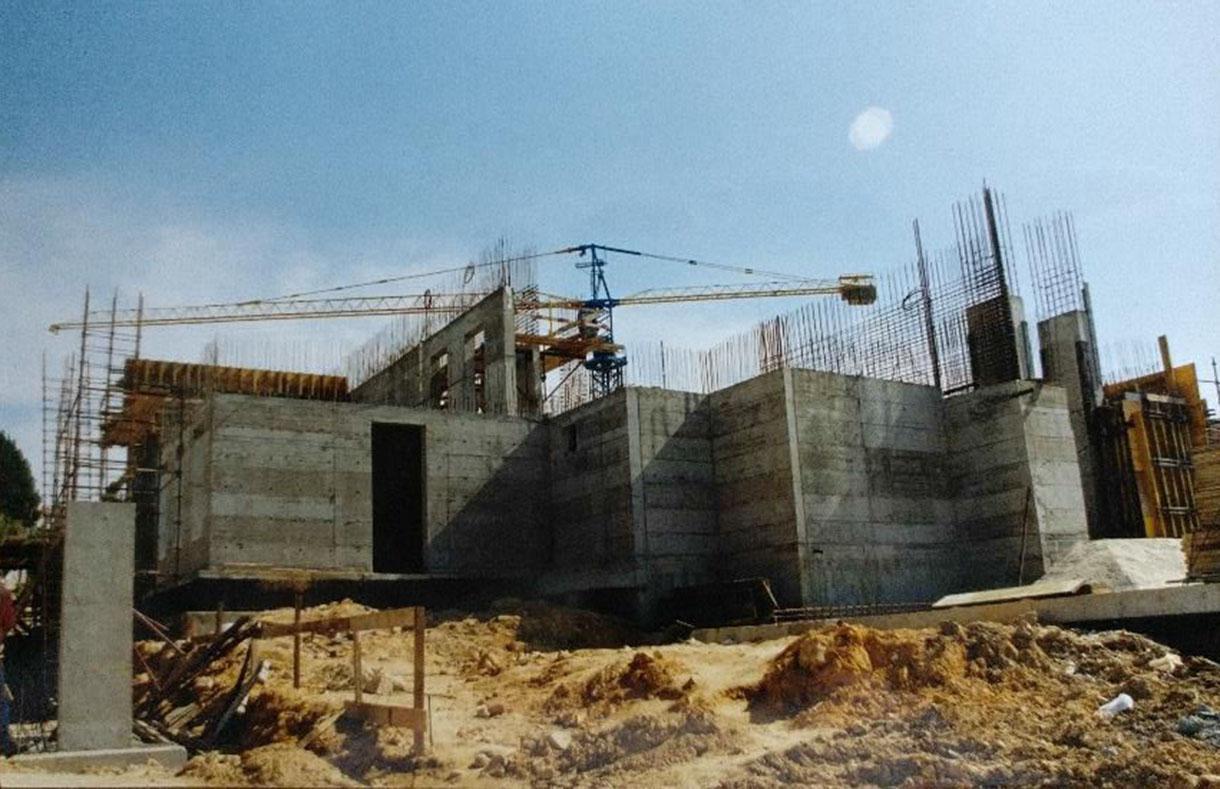 Construção da Igreja, 1999-2000
